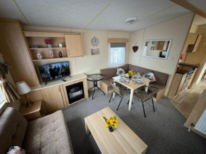 The Chase i3 - Central heating, pet friendly, bed linen - Meadow Lakes Caravan & Lodge Hire